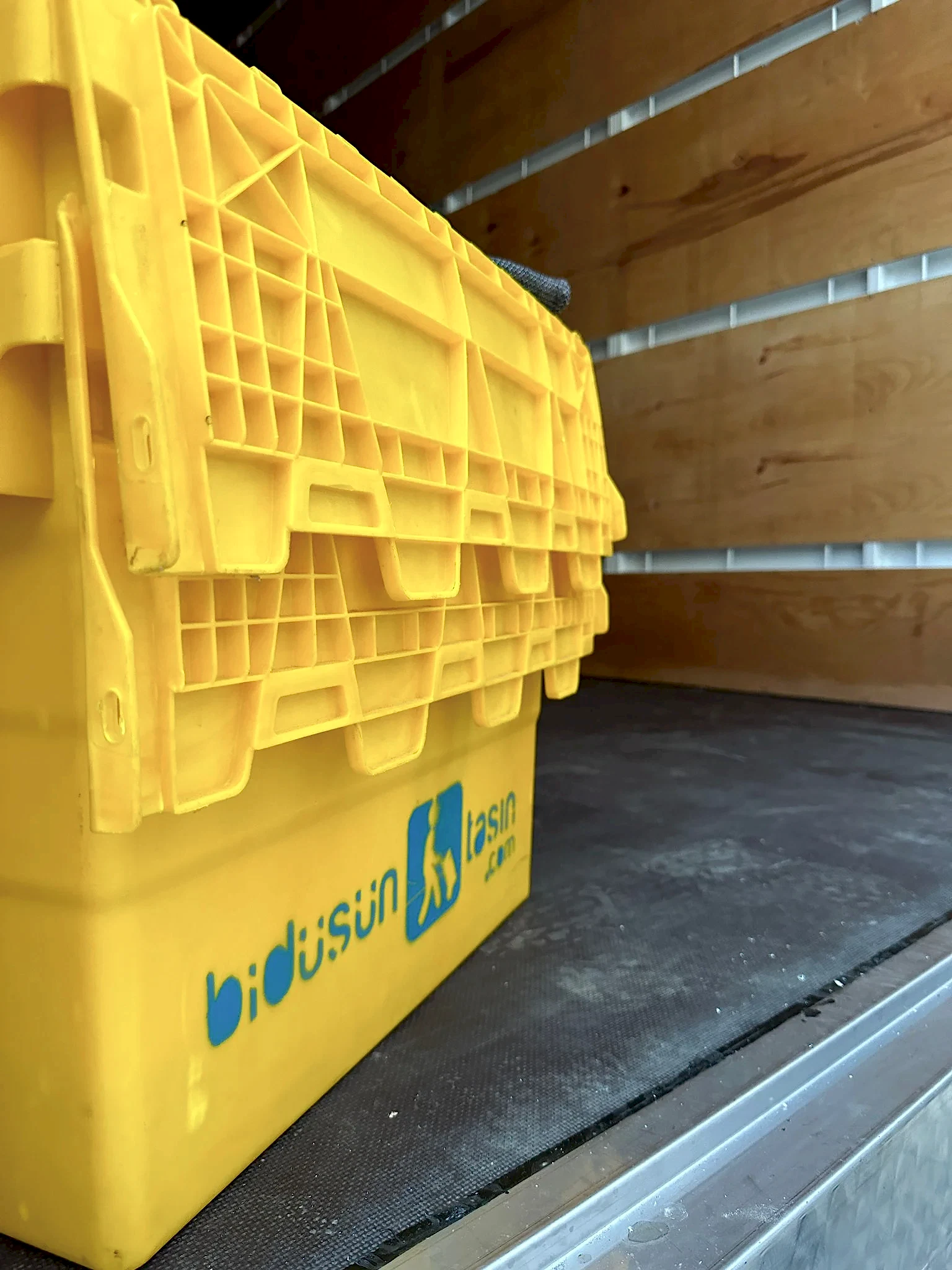 Sarıyer Evden Eve Nakliyat - plastik-tasima-kutusu